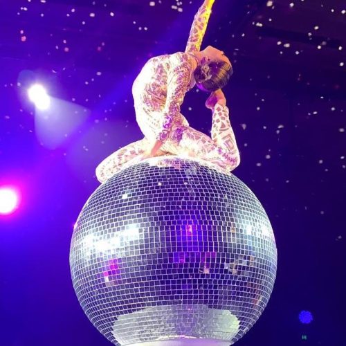 Helena disco ball - sitting
